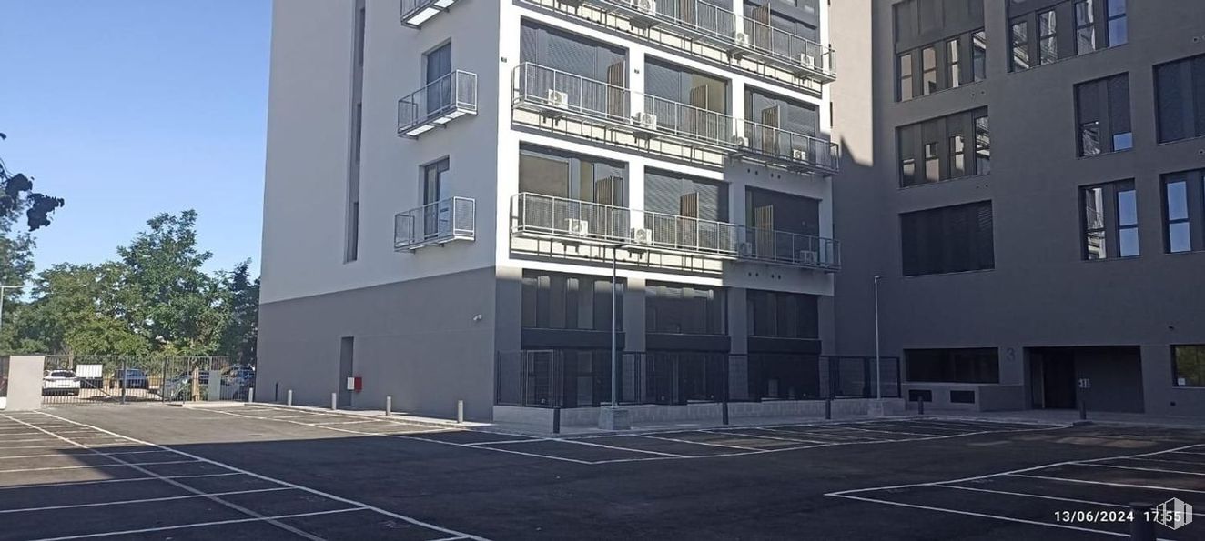 Oficina en venta en Zona Villaverde, Villaverde, Madrid, 28021 con edificio, durante el día, ventana, propiedad, cielo, diseño urbano, bloque de pisos, zona residencial, condominio y propiedad material alrededor