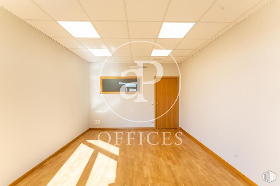 Oficina en venta en Paseo Castellana, Tetuán, Madrid, 28046 con edificio, accesorio, casa, madera, suelo, escaleras, piso, propiedad material, techo y madera alrededor