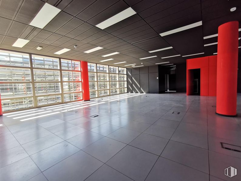 Oficina en venta en Natea Business Park, Avenida Industria, 4, Alcobendas, Madrid, 28108 con alumbrado, accesorio, suelos, suelo, edificio, techo, material compuesto, hall, hormigón y evento alrededor