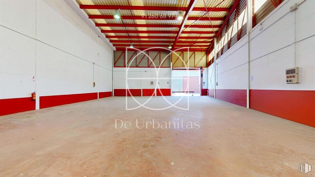 Industrial for sale & for rent at Poligono Rompecubas, Valdemoro, Madrid, 28341 with red, flooring, floor, hall, paint and daylighting around