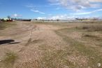 Land for rent at Polígono Las Presillas, La Latina, Leganés, Madrid, 28917 with cloud, sky, plant, natural landscape, tree, grass, grassland, plain, road surface and asphalt around