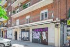 Retail for sale & for rent at Calle Pinos Alta, Tetuán, Madrid, 28029 with car, window, door, property, building, tire, vehicle, wheel, graffiti and architecture around