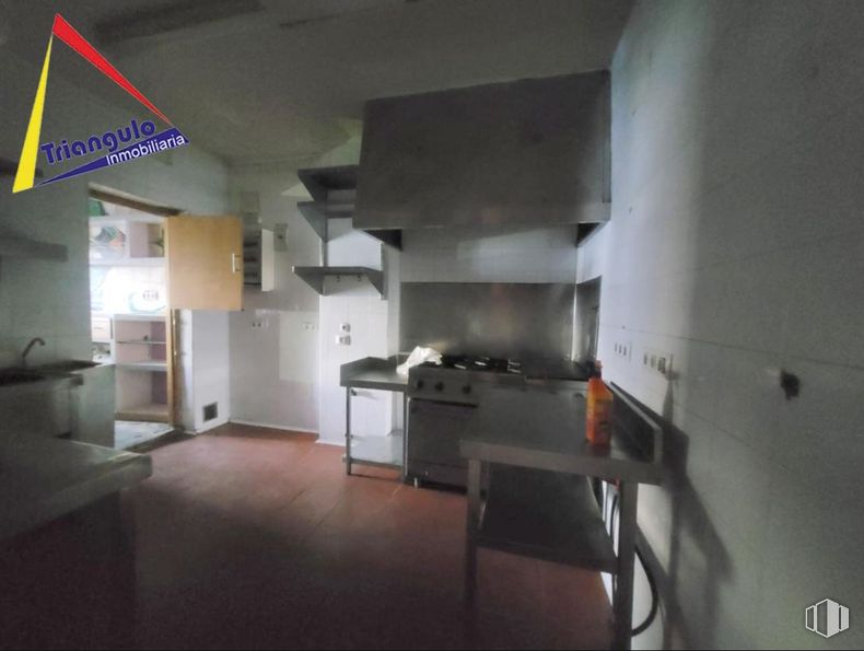 Retail for sale at El Cerro - Carretera San Rafael, Segovia, 40006 with countertop, table, building, cabinetry, kitchen appliance, kitchen stove, kitchen, automotive design, floor and flooring around