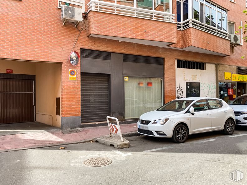 Local en venta en Plaza Hermano Ramón Quiroga, 1, Valdemoro, Madrid, 28342 con coche, neumático, rueda, vehículo, vehículo terrestre, ventana, iluminación automotriz, edificio, vehículo motorizado y superficie de carretera alrededor