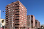 Local en alquiler en Calle Francisco de Goya, 21, Seseña, Toledo, 45224 con edificio, cielo, ventana, casa, luz de la calle, bloque de pisos, diseño urbano, condominio, vehículo y rueda alrededor