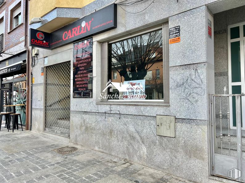 Local en alquiler en Calle Real, Torrelodones, Madrid, 28250 con ventana, edificio, accesorio, fuente, fachada, ladrillo, ciudad, superficie de la carretera, calle y albañilería alrededor