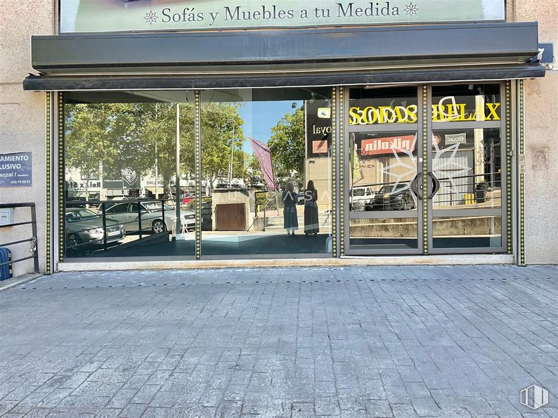 Local en alquiler en Polígono Európolis, Las Rozas de Madrid, Madrid, 28230 con sombra, superficie de la carretera, gas, fachada, asfalto, accesorio, ciudad, fuente, edificio y árbol alrededor