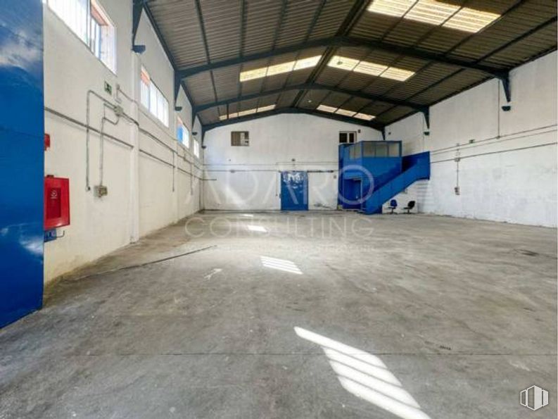 Nave en alquiler en Polígono industrial San Marcos, Getafe, Madrid, 28906 con ventana, edificio, asfalto, superficie de la carretera, gas, aparcamiento, material compuesto, hormigón, accesorio y carretera alrededor