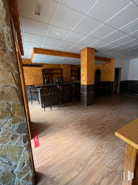 Retail for sale at Calle Juan Ramón Jiménez, Móstoles, Madrid, 28932 with chair, table, property, wood, interior design, hall, flooring, floor, wood stain and hardwood around