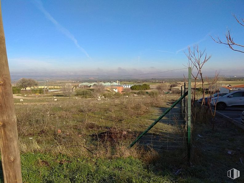 Land for sale at Calle Europa, Bargas, Toledo, 45593 with car, plant, sky, cloud, land lot, natural landscape, grass, grassland, plain and tire around