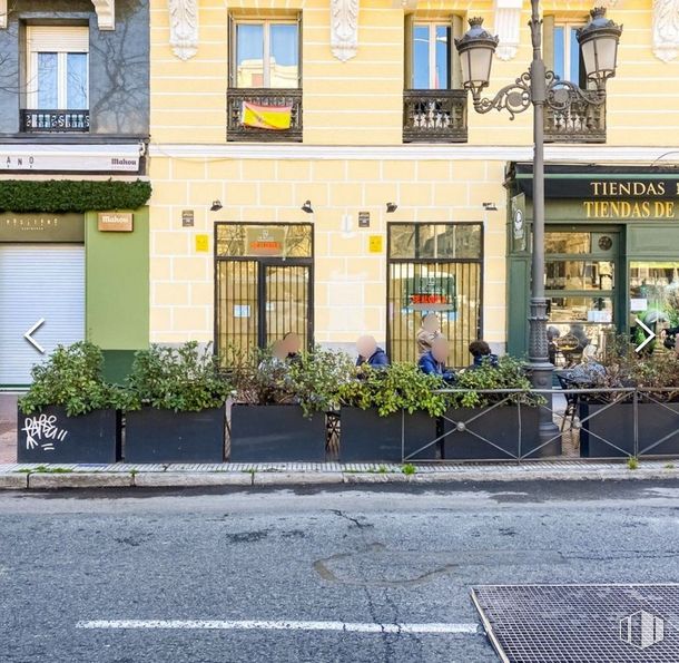 Local en alquiler en Zona Chamberí, Chamberí, Madrid, 28010 con ventana, edificio, planta, propiedad, arquitectura, superficie de la carretera, diseño urbano, barrio, pared y zona residencial alrededor