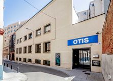 Office for rent at Calle Robledillo, 9, Chamberí, Madrid, 28003 with sky, building, window, fixture, neighbourhood, real estate, door, facade, city and urban design around