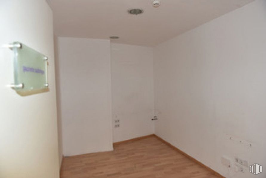 Local en venta en Calle Madrid, Getafe, Madrid, 28901 con suelos, suelo, pared, madera, interiorismo, habitación, techo, suelos de madera, suelo laminado y tinte para madera alrededor