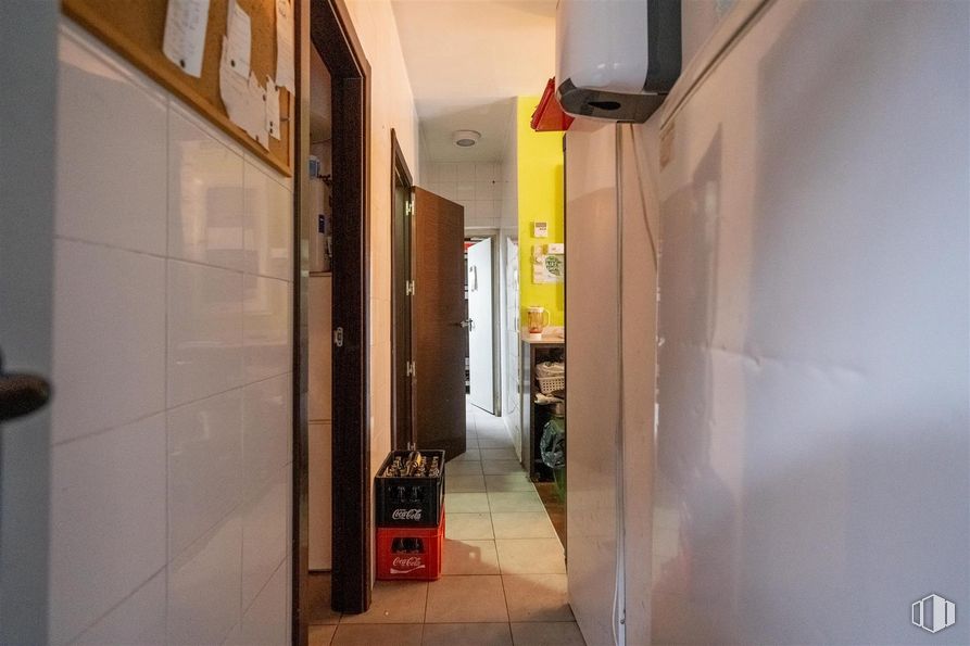 Local en venta en Calle Fuente Cisneros, Alcorcón, Madrid, 28922 con suelos, madera, suelo, accesorio, gas, extintor de incendios, techo, habitación, puerta y edificio alrededor