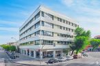 Office for rent at Calle Julián Camarillo, 53, San Blas - Canillejas, Madrid, 28037 with building, car, cloud, sky, property, urban design, tower block, condominium, tree and neighbourhood around