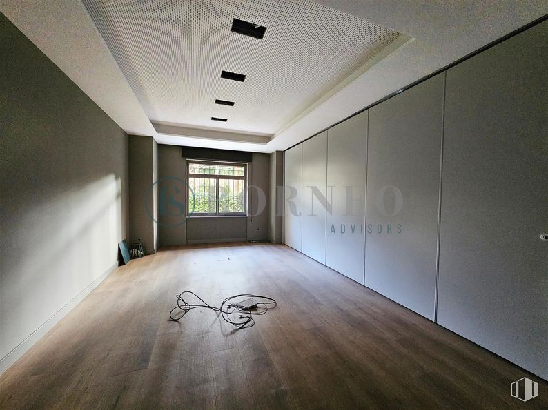 Local en alquiler en Paseo Castellana, Chamartín, Madrid, 28046 con ventana, suelos, suelo, techo, interiorismo, apartamento, habitación, hall, madera dura y tinte para madera alrededor