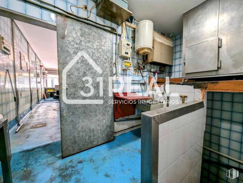 Local en venta en Zona Peñagrande, Fuencarral - El Pardo, Madrid, 28035 con interiorismo, ebanistería, encimera, arte, gas, cocina, suelos, grifo, edificio y techo alrededor