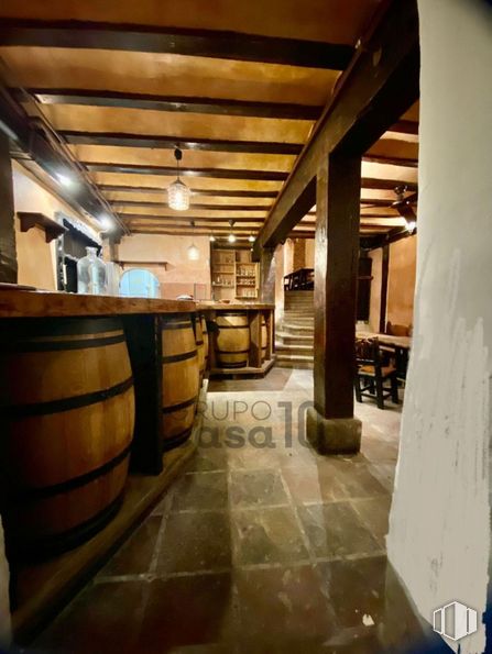 Local en venta en Calle Cava de San Miguel, 13, Centro, Madrid, 28005 con barril, madera, piso, pavimentos, suelos de baldosas, viga, madera, tintes y sombras, cervecería y techo alrededor