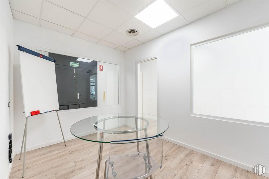 Oficina en venta en Calle Orense, Tetuán, Madrid, 28020 con lámpara, alumbrado, mesa, mesa de centro, pizarra, accesorio, edificio, suelos, suelo y madera alrededor