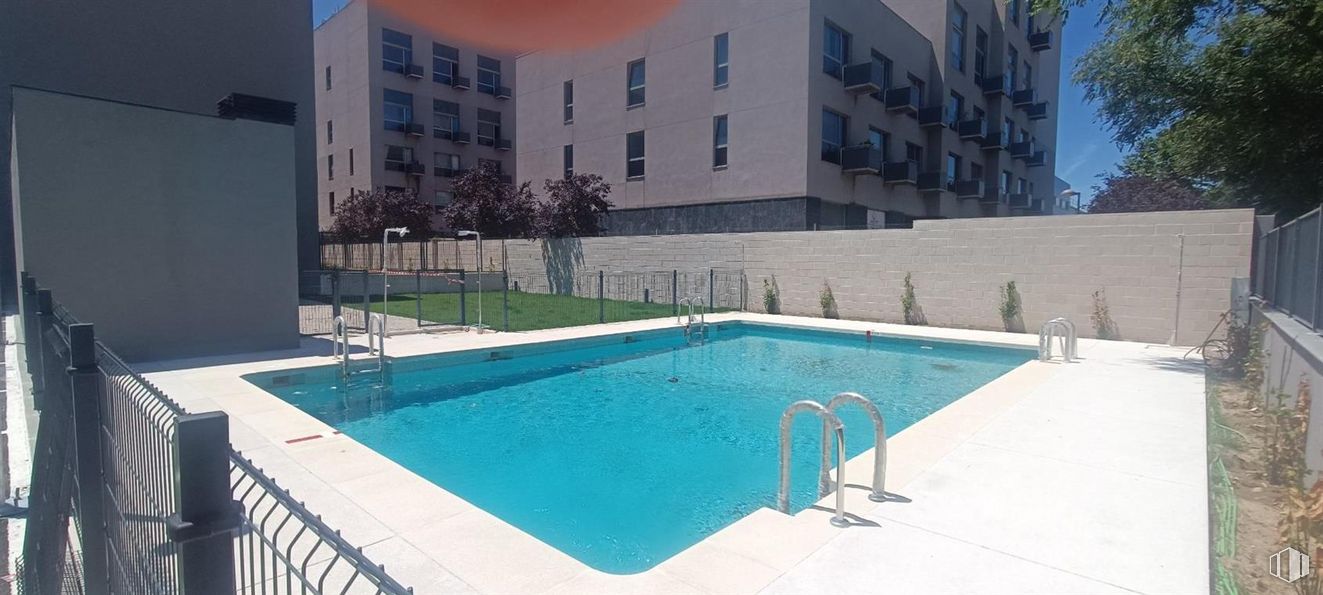 Oficina en venta en Calle Laguna del Marquesado, Villaverde, Madrid, 28021 con edificio, agua, propiedad, ventana, piscina, planta, azure, interiorismo, sombra y condominio alrededor