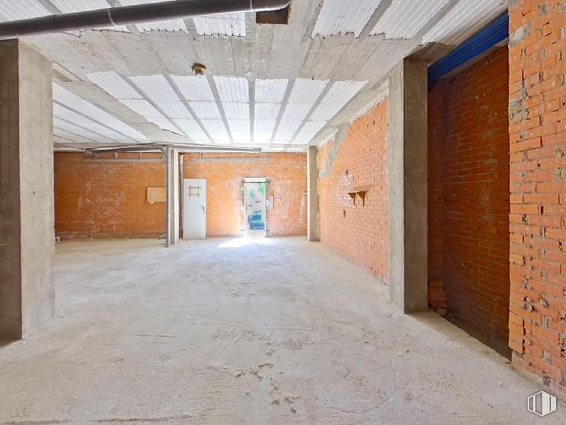 Local en venta en Calle Tiziano, Valdemoro, Madrid, 28342 con puerta, madera, accesorio, suelos, hall, suelo, techo, hormigón, madera dura y material de construcción alrededor