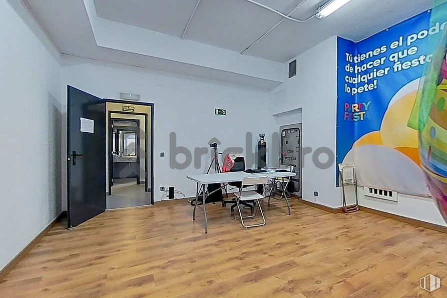 Local en venta en Avenida Alberto Alcocer, Chamartín, Madrid, 28016 con silla, mesa, madera, interiorismo, suelos, edificio, suelo, hall, inmobiliario y madera dura alrededor