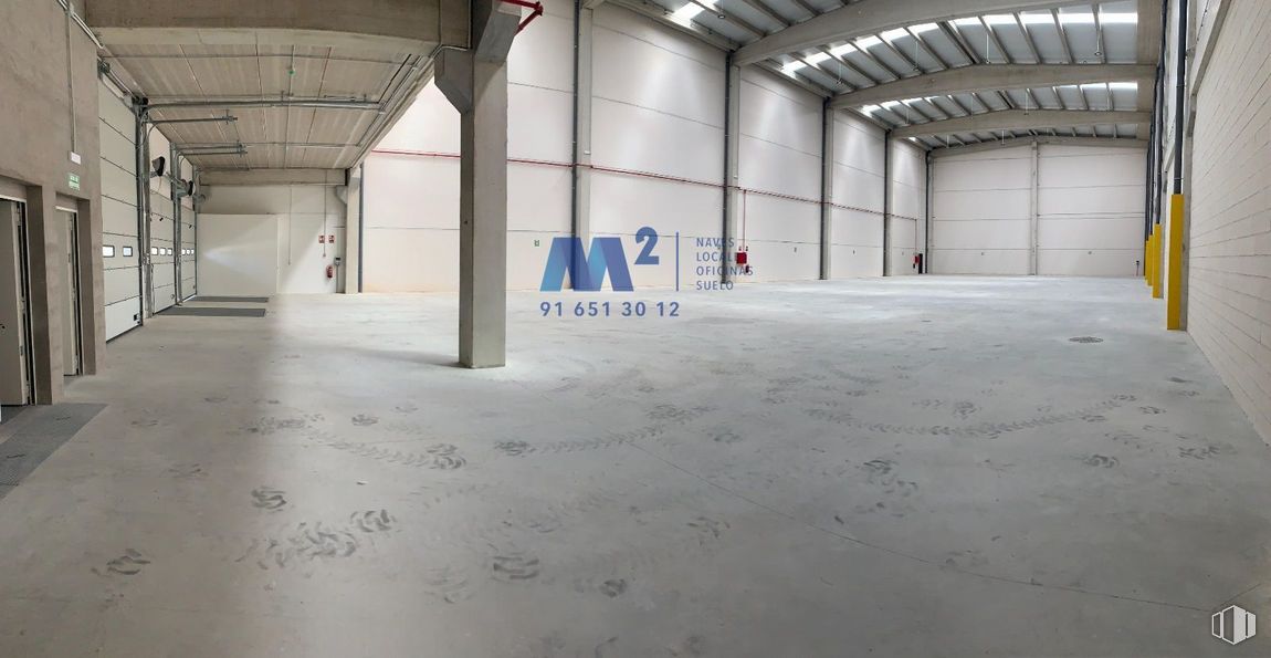 Industrial for rent at Polígono Puerta de Madrid, San Fernando de Henares, Madrid, 28830 with floor, art, fixture, hall, flooring, composite material, urban area, city, space and concrete around