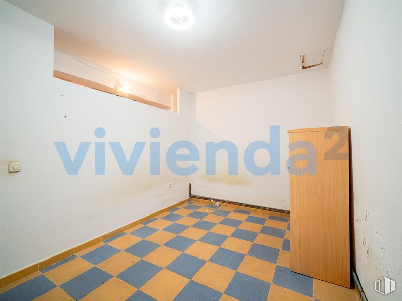 Retail for sale at Calle Ribadavia, Fuencarral - El Pardo, Madrid, 28029 with furniture, flooring, floor, wood, room, apartment, ceiling, tile flooring, wood stain and tile around