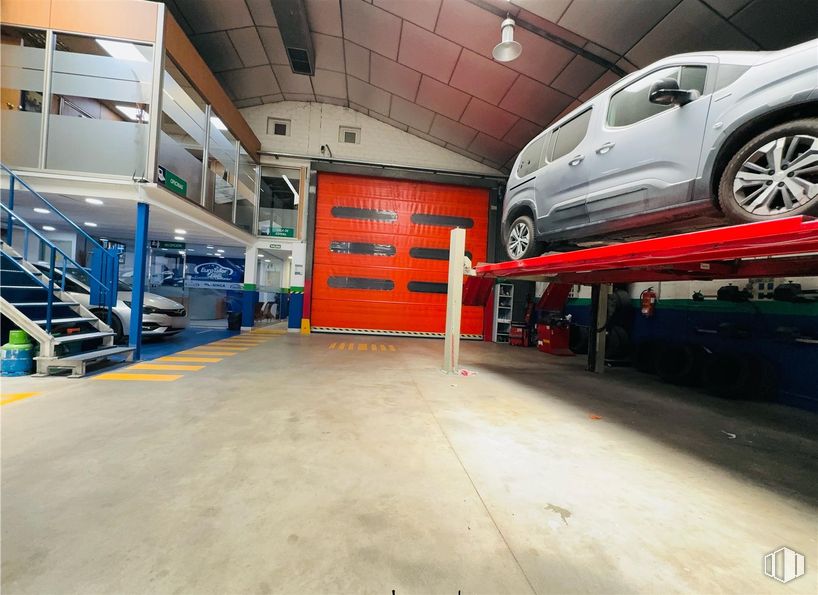 Nave en venta en Calle Impresores, 3, Getafe, Madrid, 28906 con coche, neumático, rueda, vehículo terrestre, vehículo, vehículo de motor, neumático de automoción, iluminación del automóvil, diseño automovilístico y edificio alrededor