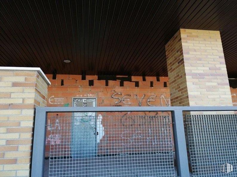 Local en venta en Calle Van Gogh, Seseña, Toledo, 45223 con edificio, albañilería, ladrillo, malla, inmobiliario, fachada, valla, gas, madera y tintes y matices alrededor