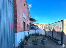 Industrial for sale at Travesía Palmera, Arganda del Rey, Madrid, 28500 with flowerpot, plant, sky, property, building, blue, houseplant, road surface, urban design and neighbourhood around