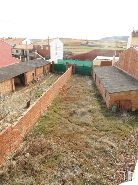 Retail for rent at Calle Mancha, Villar de Olalla, Cuenca, 16196 with building, sky, plant, land lot, slope, grass, landscape, rural area, window and roof around