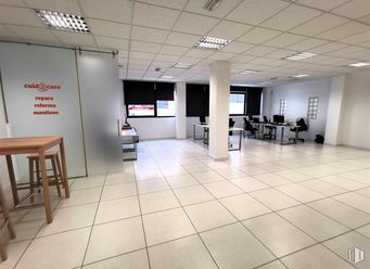 Office for rent at Calle Casas de Miravete, Villa de Vallecas, Madrid, 28031 with flooring, interior design, floor, ceiling, furniture, lighting, chair, desk, hall and design around