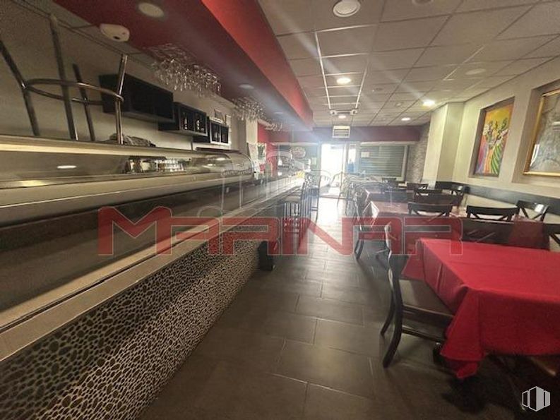 Retail for rent at Zona centro, Seseña, Toledo, 45223 with table, kitchen & dining room table, picture frame, interior design, architecture, chair, flooring, electricity, building and hall around