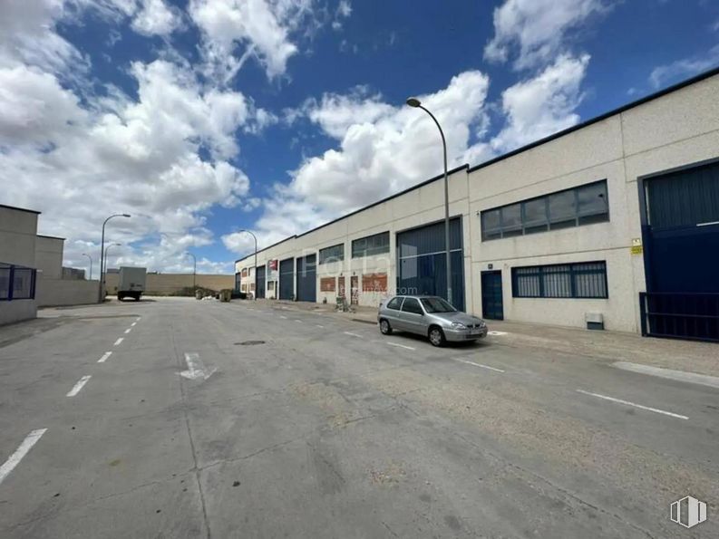 Industrial for sale at Polígono industrial El Viso de San Juan, El Viso de San Juan, Toledo, 45215 with car, window, building, house, street light, automotive parking light, cloud, sky, automotive tire and tire around