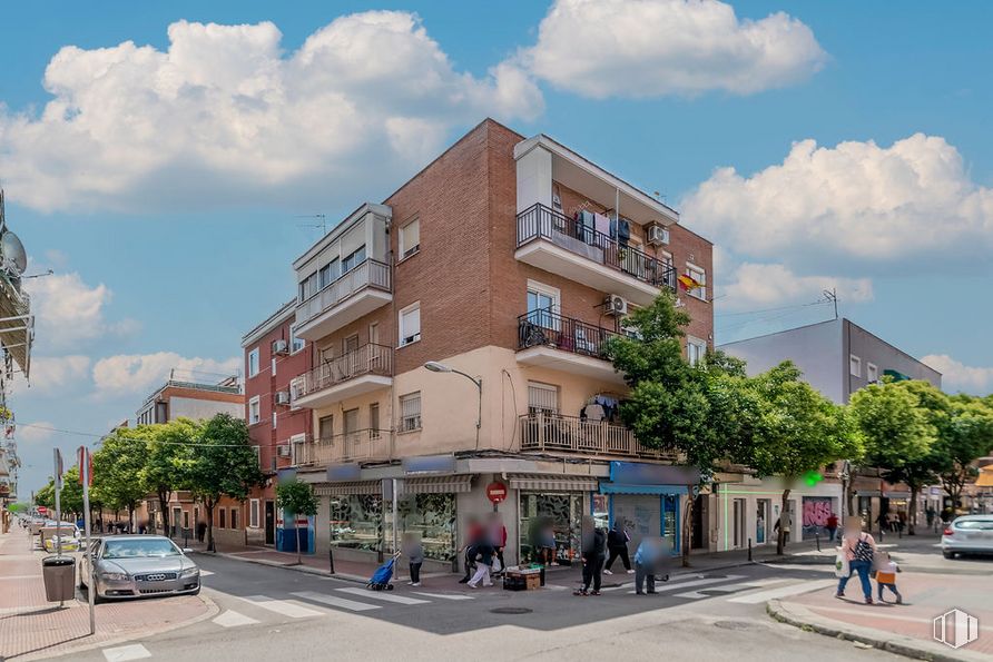 Local en venta en Cale Martínez Oviol, Villaverde, Madrid, 28021 con nube, cielo, edificio, rueda, coche, ventana, árbol, diseño urbano, vehículo y superficie de la carretera alrededor