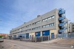 Nave en alquiler en Calle Rejas, San Blas - Canillejas, Madrid, 28022 con edificio, cielo, luz de la calle, nube, ventana, diseño urbano, asfalto, casa, área residencial y fachada alrededor