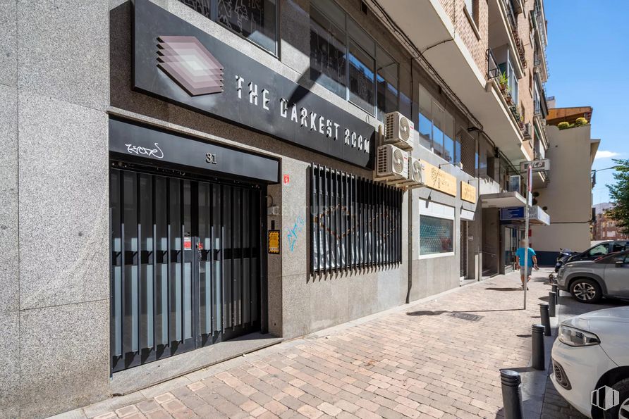 Local en venta en Zona Cuatro Caminos, Tetuán, Madrid, 28020 con coche, edificio, neumático, ventana, rueda, vehículo, fachada, ciudad, acera y área metropolitana alrededor