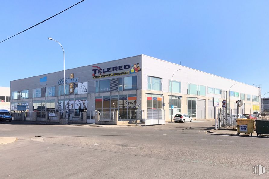 Office for sale at Calle Río Jarama, 132, Toledo, 45006 with building, sky, automotive tire, window, fixture, street light, wheel, facade, retail and commercial building around