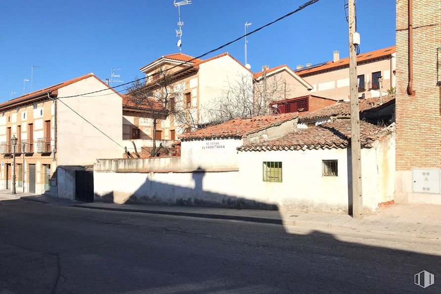 Suelo en venta en Callejón Herreros, 8, Navalcarnero, Madrid, 28600 con casa, cielo, edificio, día, propiedad, ventana, azur, azul, madera y pendiente alrededor