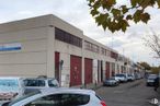 Nave en venta en  Polígono industrial Európolis, Las Rozas de Madrid, Madrid, 28230 con coche, edificio, vehículo terrestre, cielo, vehículo, propiedad, ventana, placa de matrícula del vehículo, nube y rueda alrededor