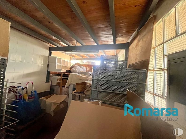 Industrial for sale & for rent at Carretera Piedrahita, Muñogalindo, Ávila, 05530 with property, wood, building, flooring, beam, ceiling, hardwood, metal, chair and hall around