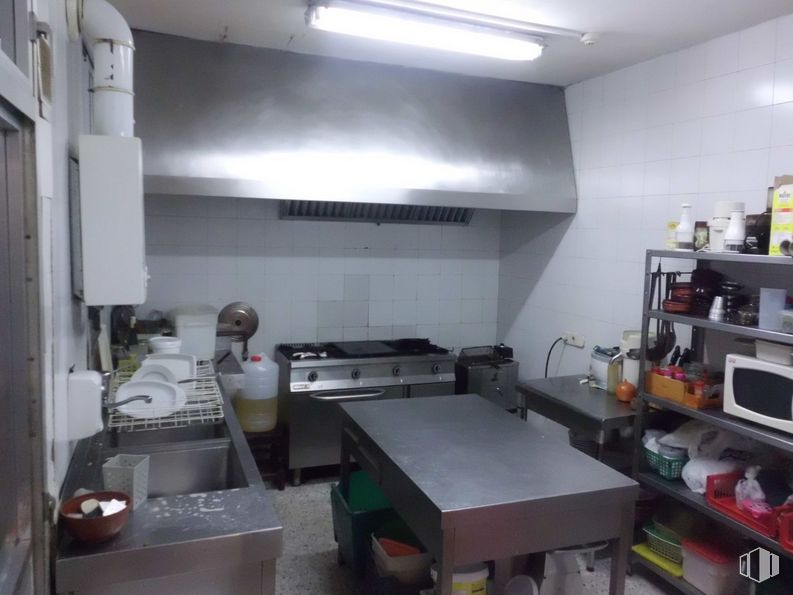 Local en alquiler en Zona Goya, Salamanca, Madrid, 28009 con mesa, alumbrado, cocina, estantería, aparato de cocina, gas, suelos, máquina, accesorio y estante alrededor