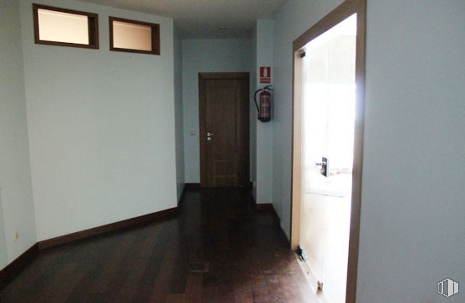 Oficina en alquiler en Edificio Inbisa, Avenida Pirineos, 7, San Sebastián de los Reyes, Madrid, 28700 con mediante, edificio, accesorio, cerrojo muerto, madera, resolver, suelo, piso, inicio por y bienes raíces alrededor