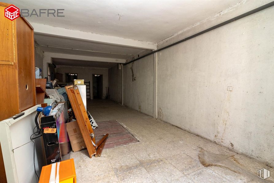 Industrial for sale at Calle Ocaña, La Latina, Madrid, 28047 with refrigerator, wood, flooring, floor, building, cabinetry, ladder, fixture, hardwood and door around