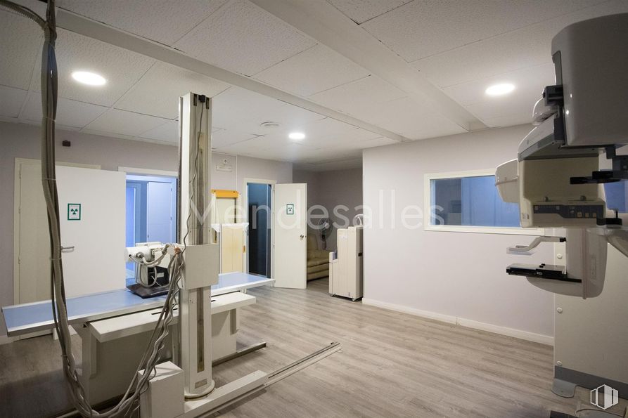 Local en venta en Avenida Constitución, Móstoles, Madrid, 28931 con suelo, suelos, techo, médico, clínica, hospital, equipamiento médico, atención sanitaria, aluminio y limpieza alrededor