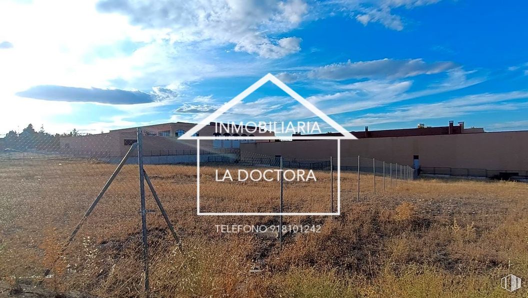 Suelo en venta en Calle Ermita de San Juan, Navalcarnero, Madrid, 28600 con edificio, nube, cielo, planta, paisaje natural, pendiente, lote de terreno, llano, cúmulo y pradera alrededor