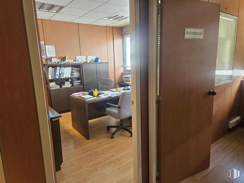 Industrial for sale at Avenida Somosierra, San Sebastián de los Reyes, Madrid, 28700 with chair, door, desk, table, furniture, interior design, office chair, office equipment, flooring and floor around