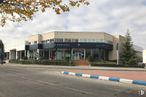 Office for rent at Calle Alcarria, 1, Coslada, Madrid, 28823 with building, sky, cloud, plant, tree, asphalt, urban design, road surface, residential area and facade around