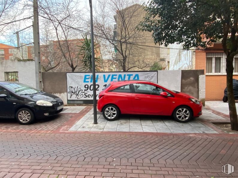 Suelo en venta en Calle San Pedro, Alcorcón, Madrid, 28921 con coche, rueda, neumático, ventana, vehículo terrestre, vehículo, vehículo de motor, edificio, diseño automovilístico y cielo alrededor